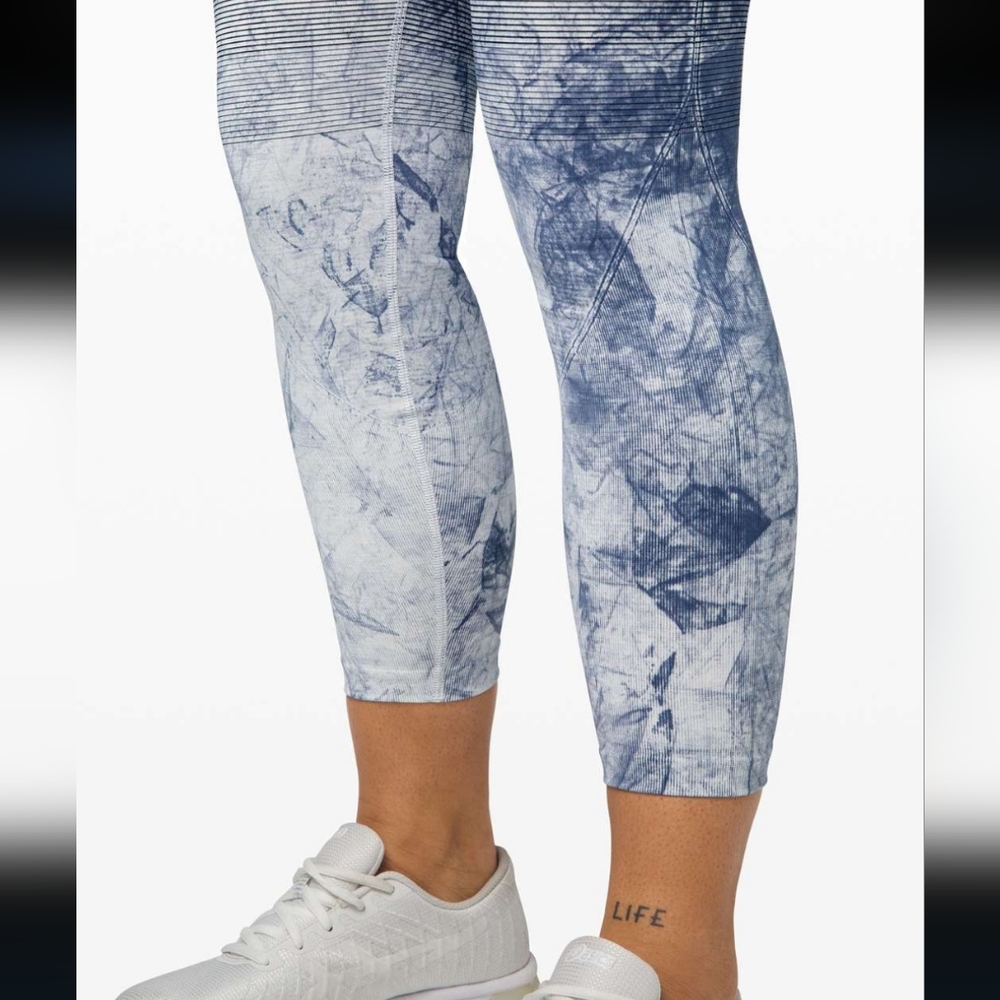 Lululemon Ebb to Train Tight HR Legging in Wash White/Black/Luna Sz 4 - Picture 3 of 12